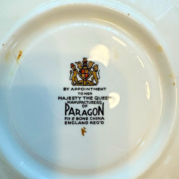 Paragon Fine Bone China Teacup & Saucer, Pink & White w Gilt Designs, Floral - Picture 8 of 12